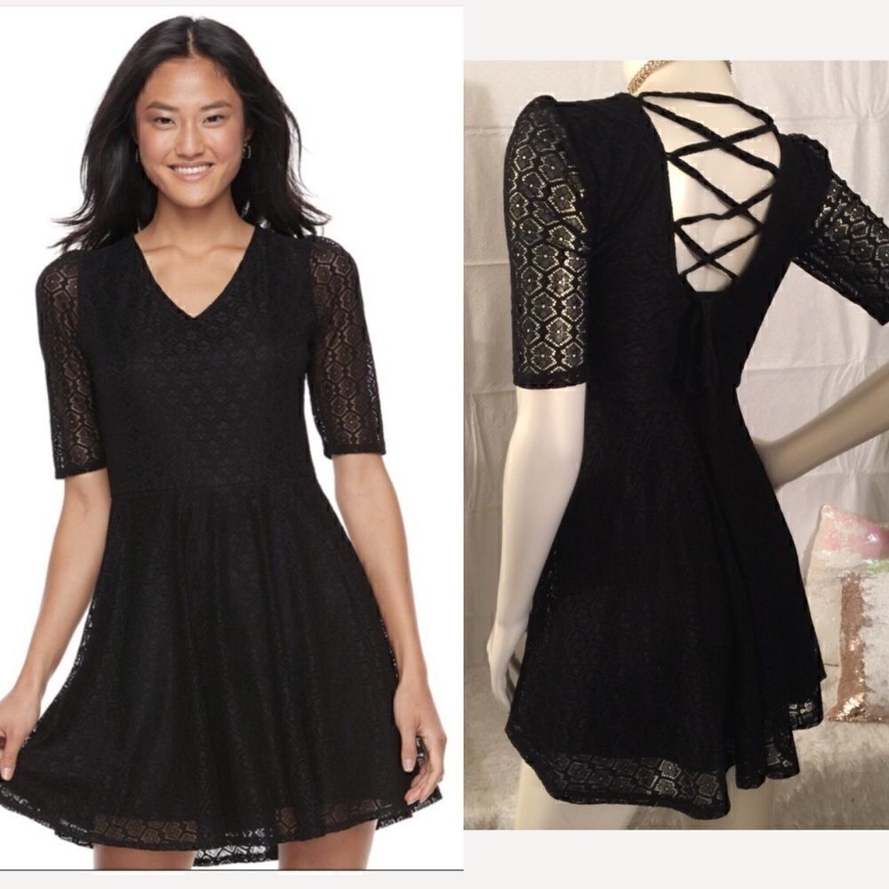 Boutique! Gorgeous Lace up back Baby Doll Dress